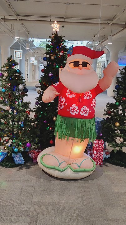 Na Lama Kukui - Santa in Honolulu! - Shopping Centers Near Me - Honolulu, Hawaii