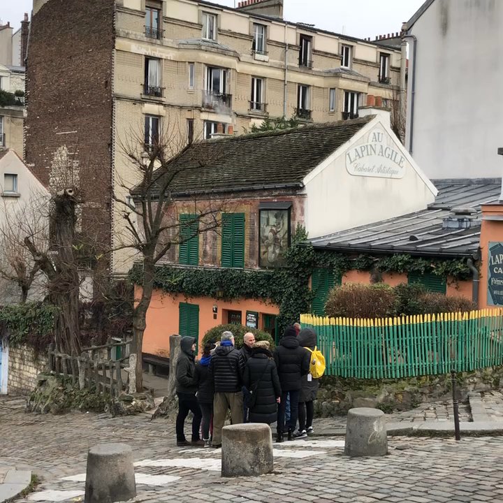 Au Lapin Agile - Overview around the Cabaret - Cabaret Near Me - Paris, 75