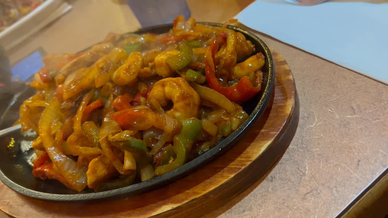 Los Compadres Mexican Restaurant - The shrimp and chicken fajita's were delicious and filling. - Mexican Near Me - Tenino, Washington
