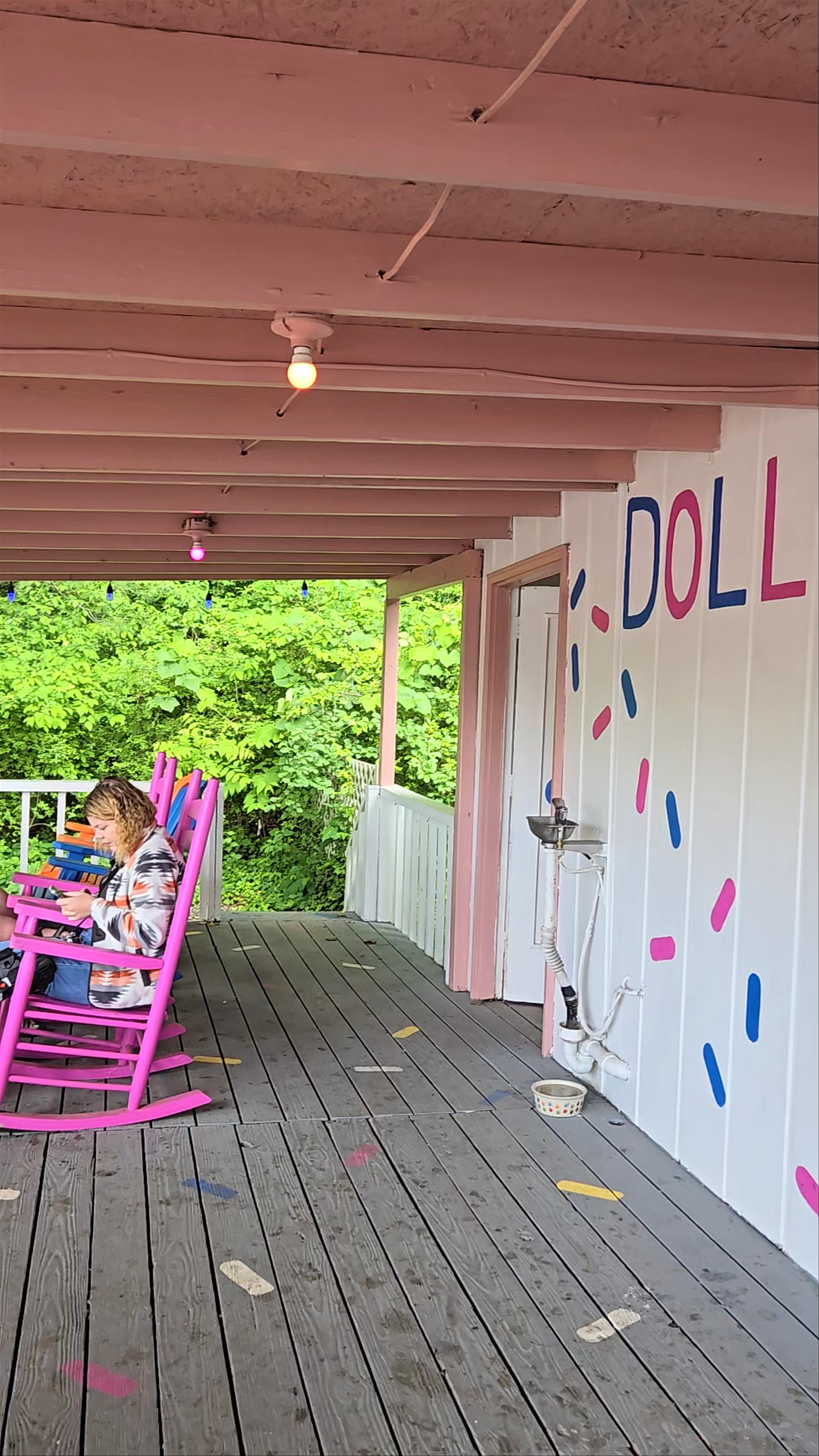 Dolly's Dairy Bar & Gift Shop