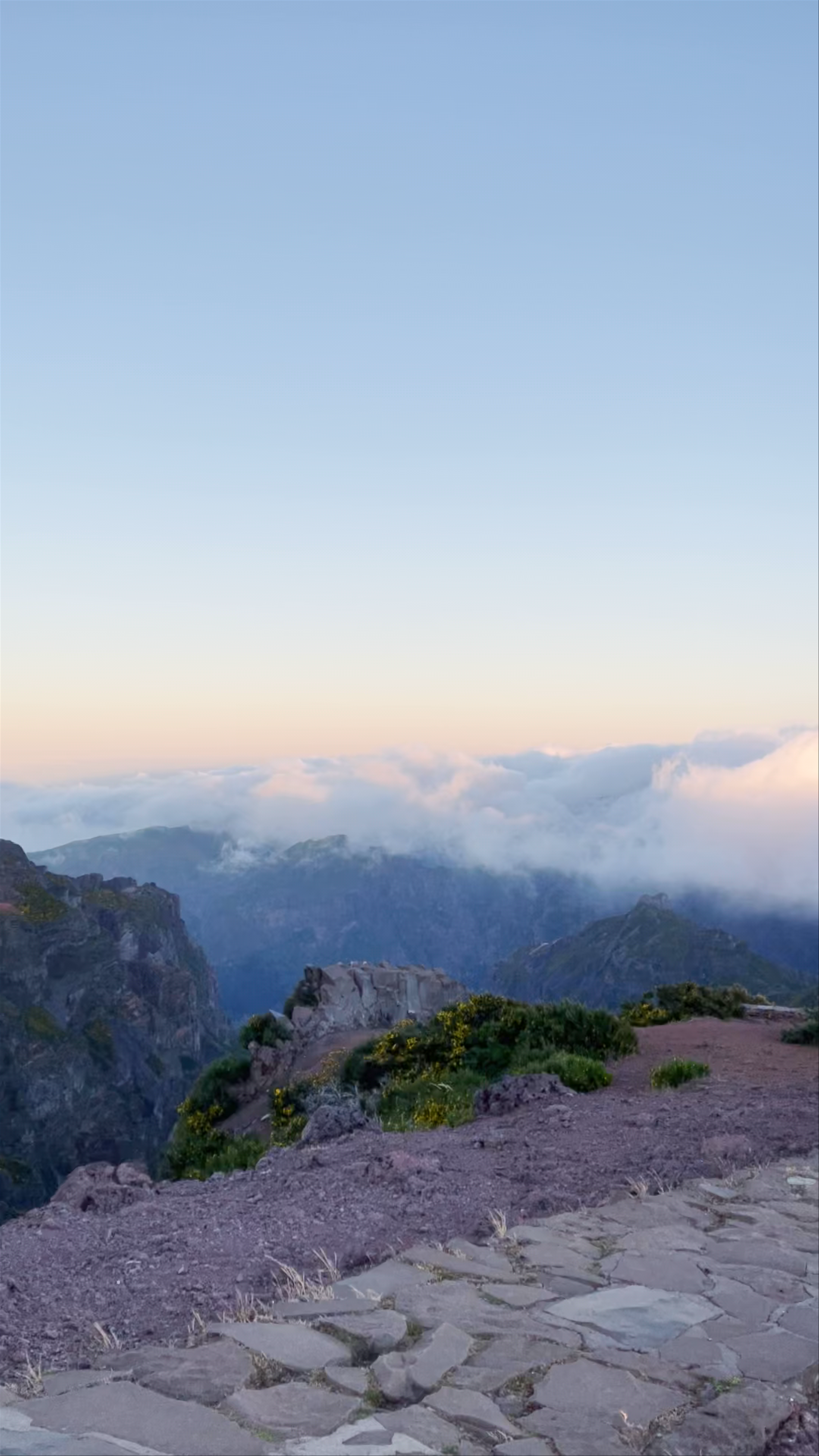 Pico do Arieiro: Majestic Mountain Vistas in Madeira, Portugal