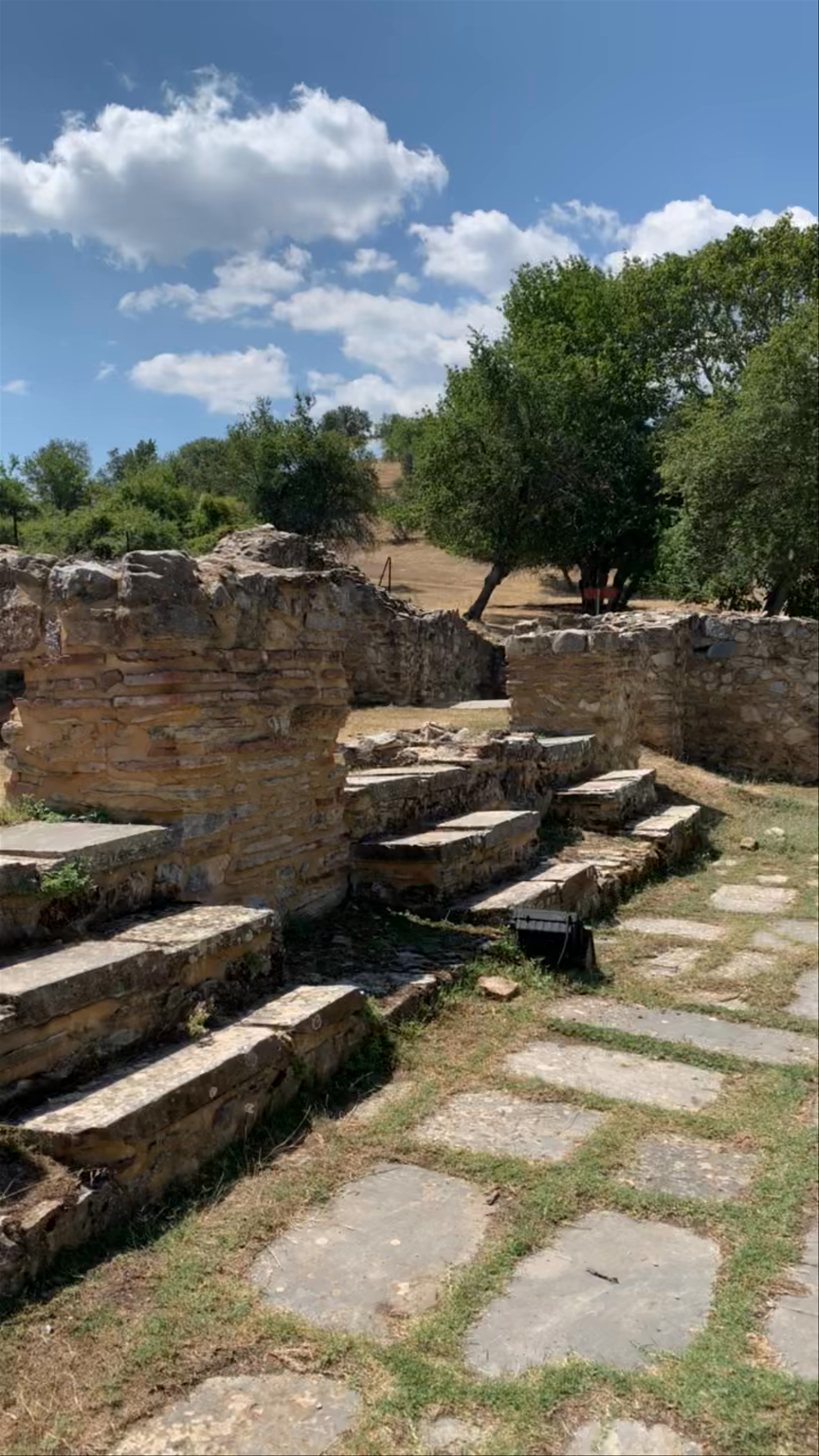 Basilica of Saint Achillius (10th c.)