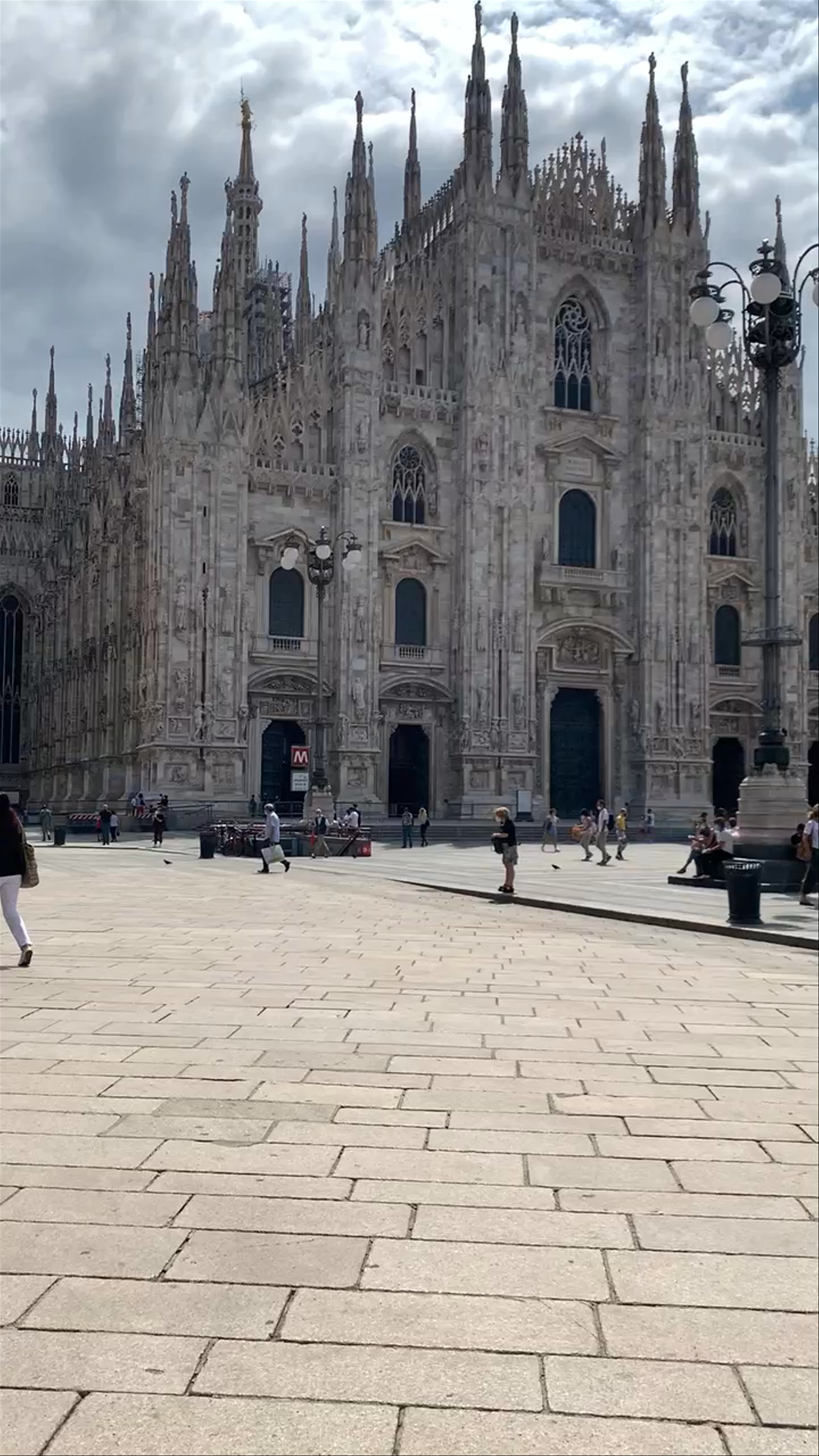 Duomo Cathedral Square: Iconic Gothic Majesty in Milan