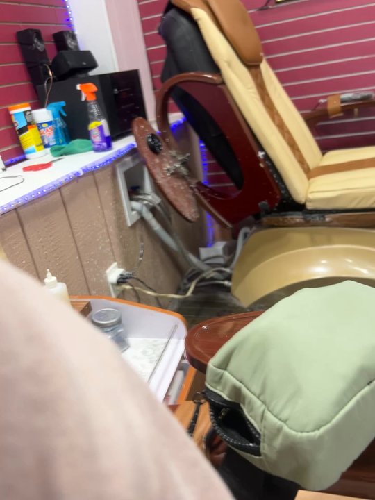 Nirvana Nails - An as you can see the bowl didn't even have a liner in it. Just absolutely not. - Nail Salons Near Me - Boardman, Ohio