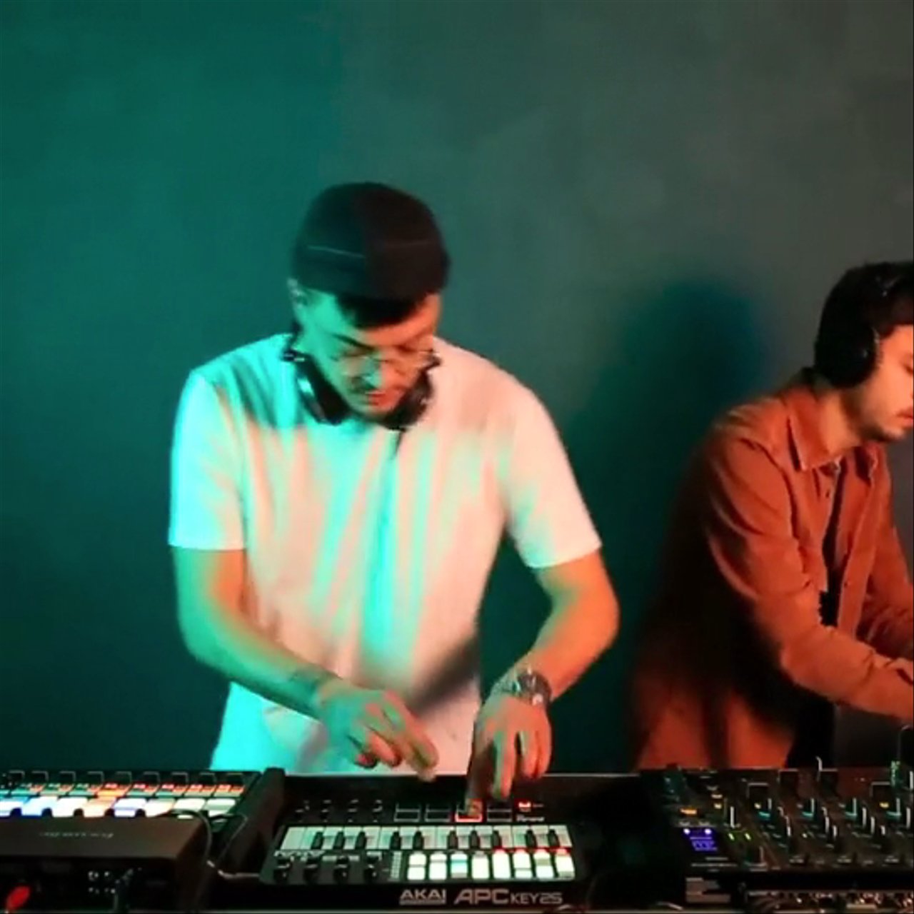 Double Sax & DJ - The Lights - video