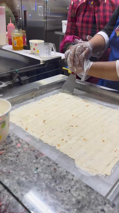 Rolling Ice - Rolling ice demo - Ice Cream & Frozen Yogurt Near Me - Arlington, Texas