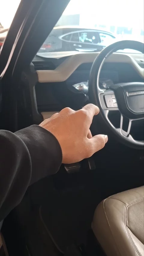 لاند روفر ديفندر HSE 2021