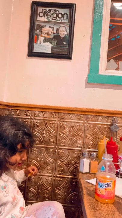 Jaspers Cafe - A south Oregon gem: we are nibbling on the Jasper dog - Burgers Near Me - Medford, Oregon