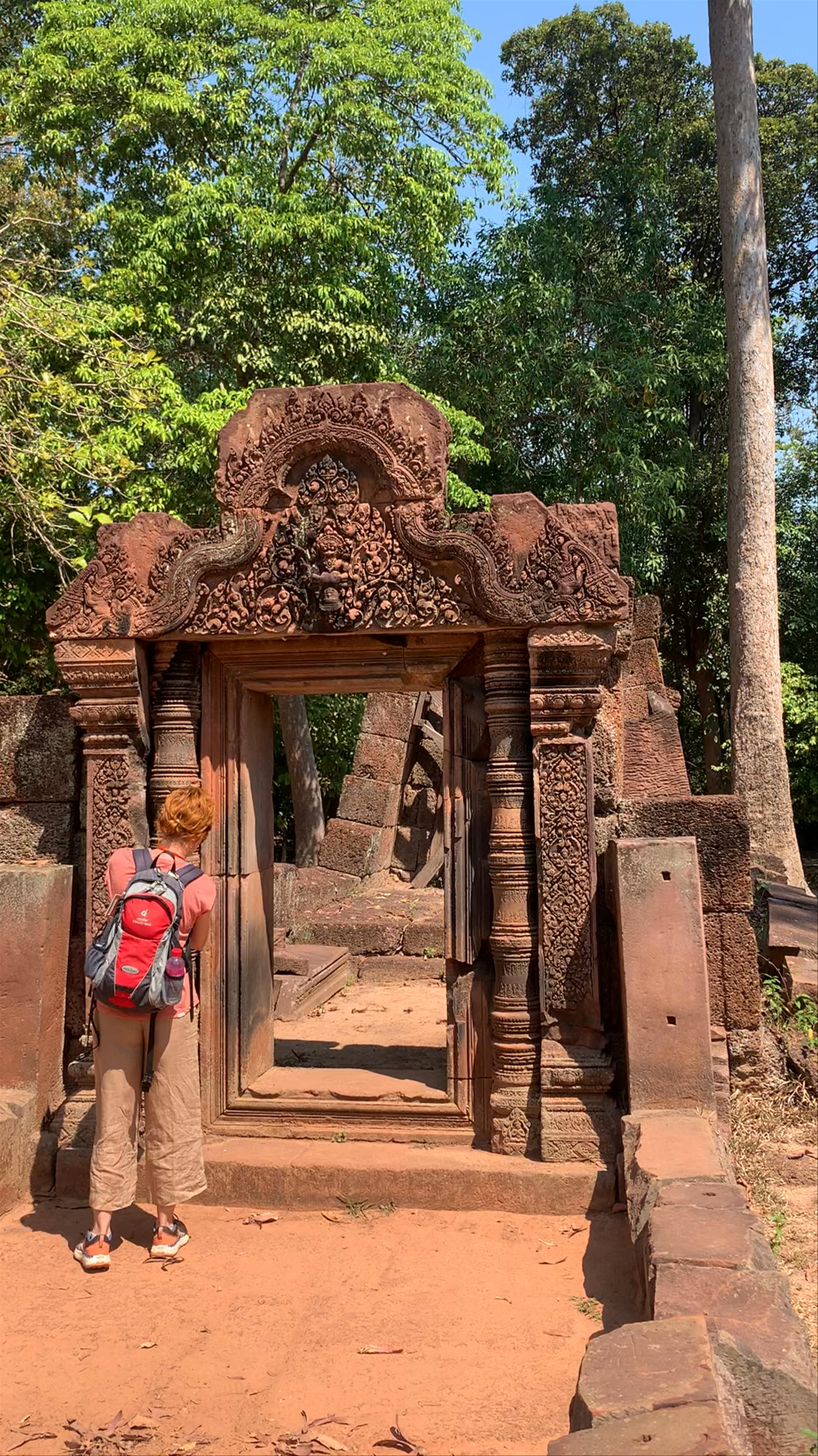 Banteay Srei Temple: Enchanting Khmer Art in Siem Reap, Cambodia