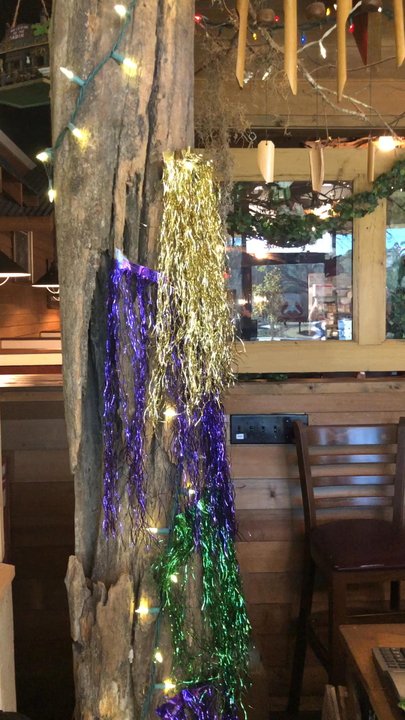 Vera's Seafood - There was no one at the front when I came in. They were not busy but the staff seemed too busy to greet me. - Seafood Near Me - Slidell, Louisiana