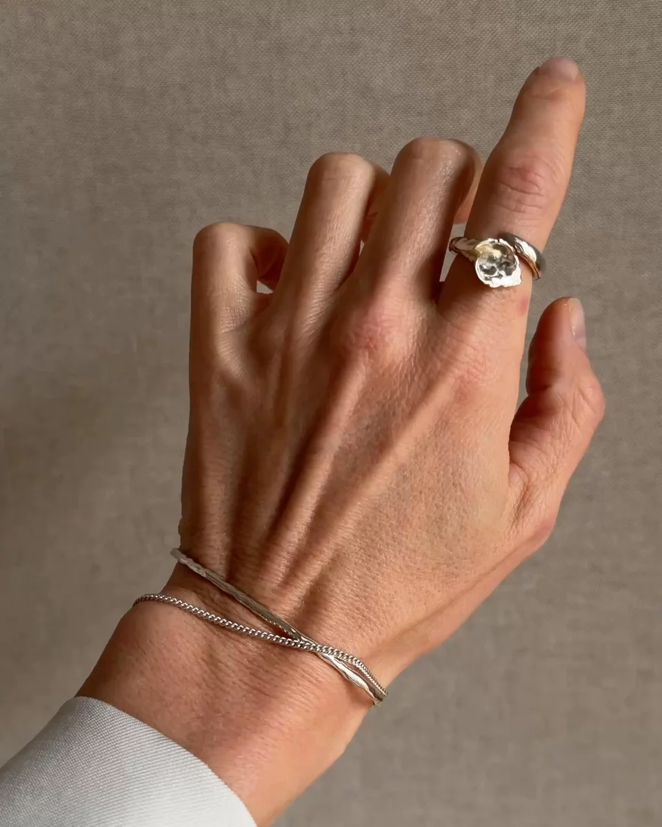 Loop Bracelet video preview