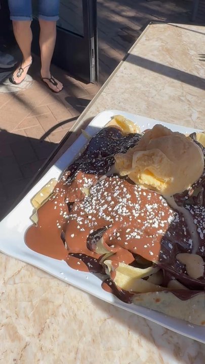 Le Cafe Du Parc - Cafes Near Me - Irvine, California