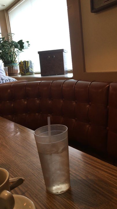 The Beez Cafe - Breakfast & Brunch Near Me - Roy, Utah