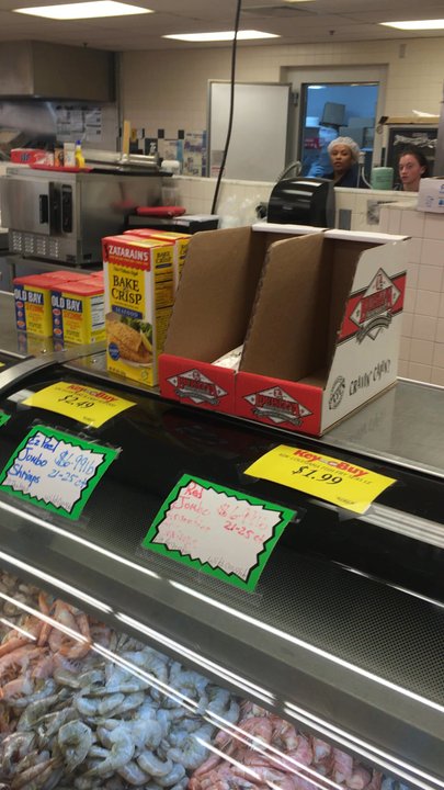 Rowe's Supermarket - So these 2 employees were super rude. They wouldn't tell me their names..Then proceeded to hide there heads when I started recording. - Convenience Stores Near Me - Jacksonville, Florida