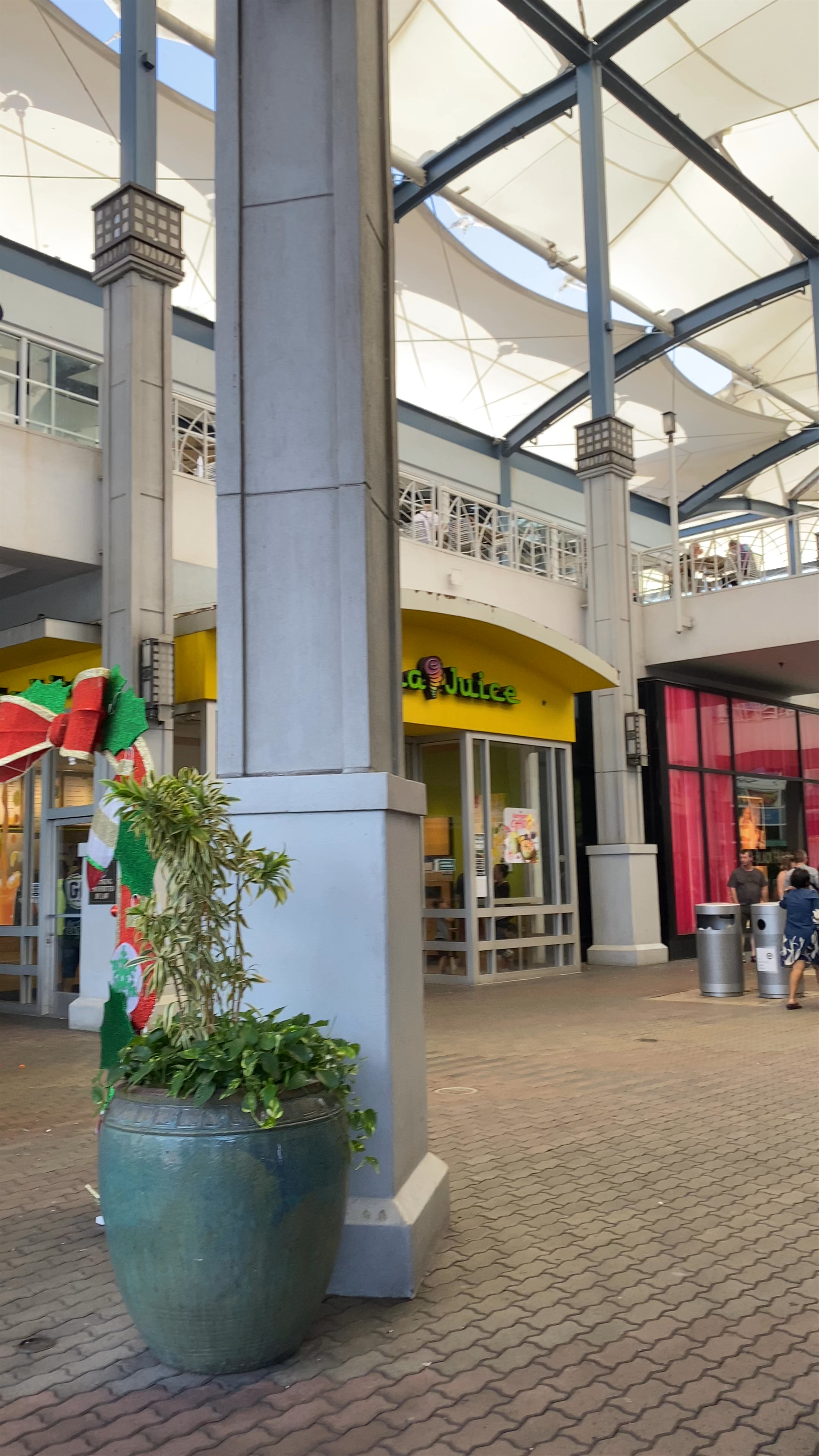Queen Ka'ahumanu Center