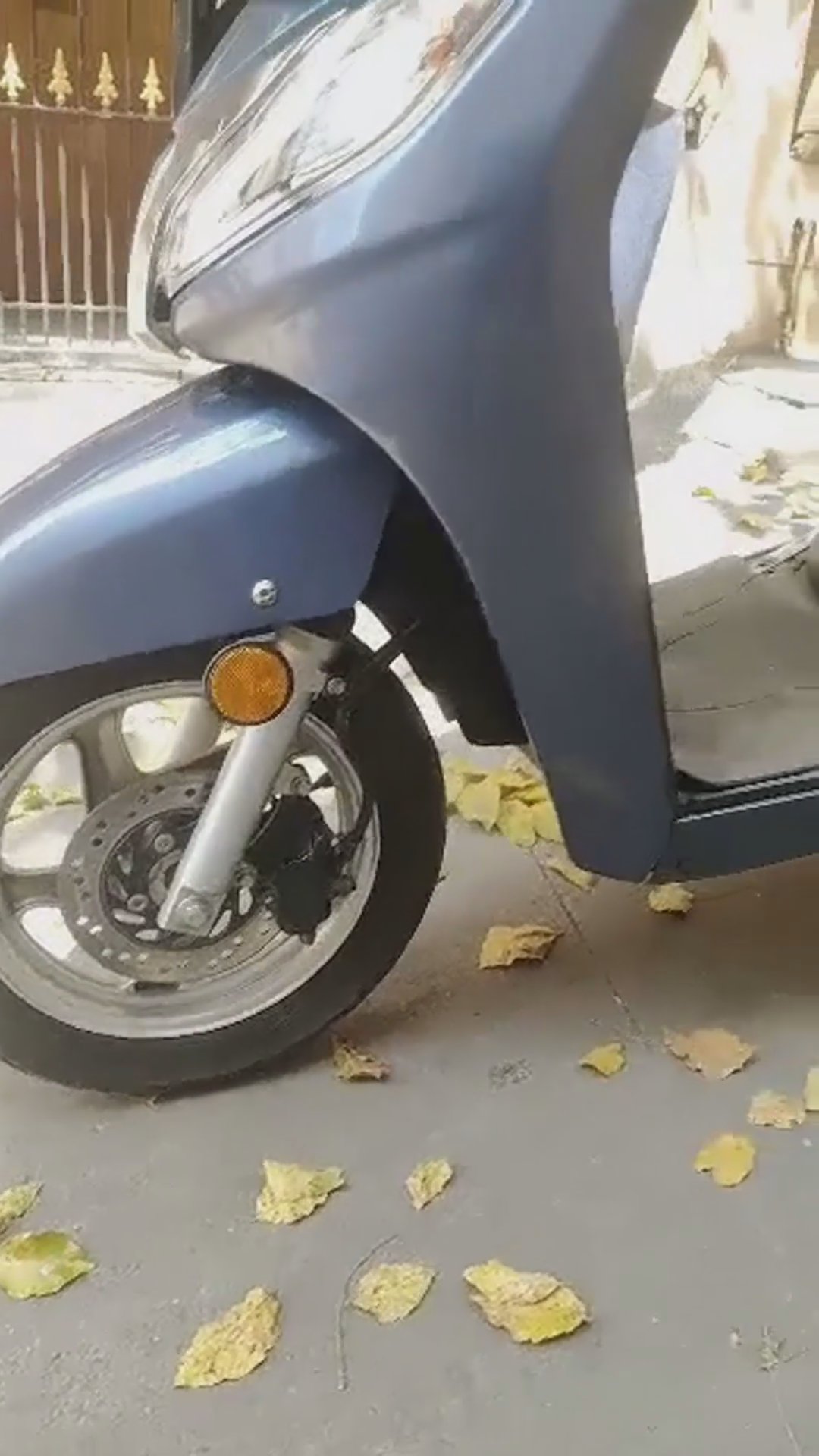 Walk-around video thumbnail