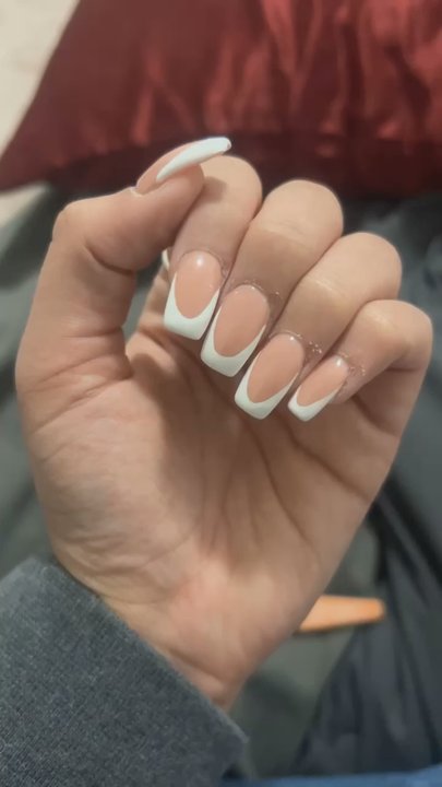 Daiza Nail Lounge - this is what i got and what i asked for - Nail Salons Near Me - Arlington, Texas