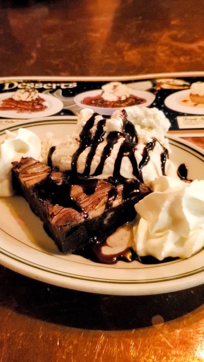 McMenamins Sunnyside Pub - Black and town brownie Sundae - Pubs Near Me - Clackamas, Oregon
