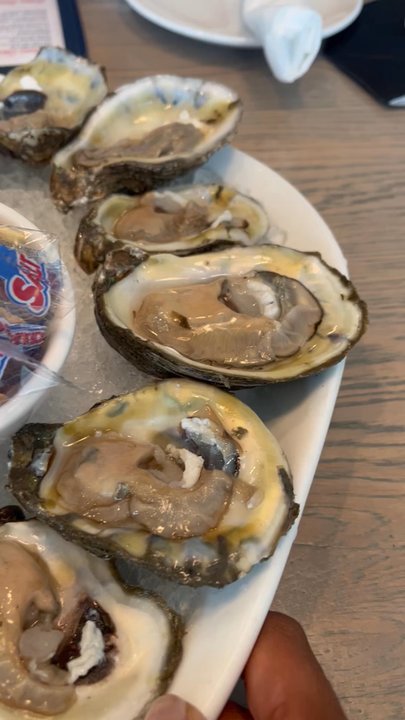 Big B’s Fish Joint - $1 oysters.....sent them back - Seafood Near Me - Atlanta, Georgia