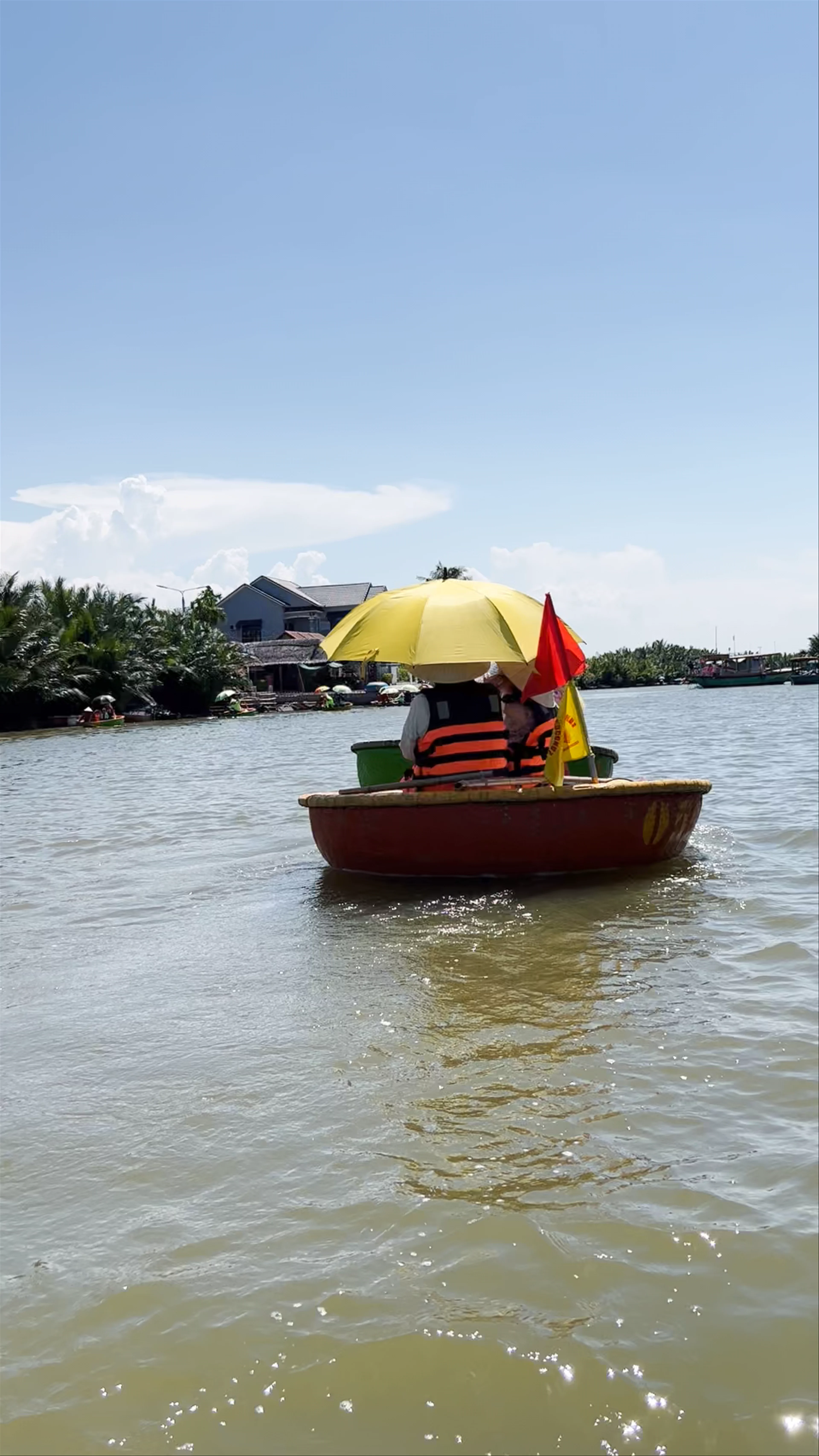 Coconut boat rowing, Cẩm Thanh