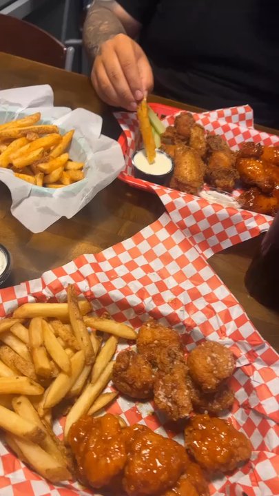 Philly Flats - 10 pc Knock-Out Wings boneless 5 pc Knock-Out Wings Combo - Chicken Wings Near Me - Katy, Texas
