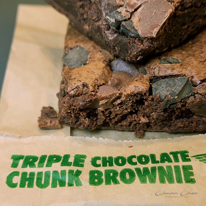 Wingstop - Triple Chunk Brownie ($2.99) x 2 - Chicken Wings Near Me - Toronto, Ontario