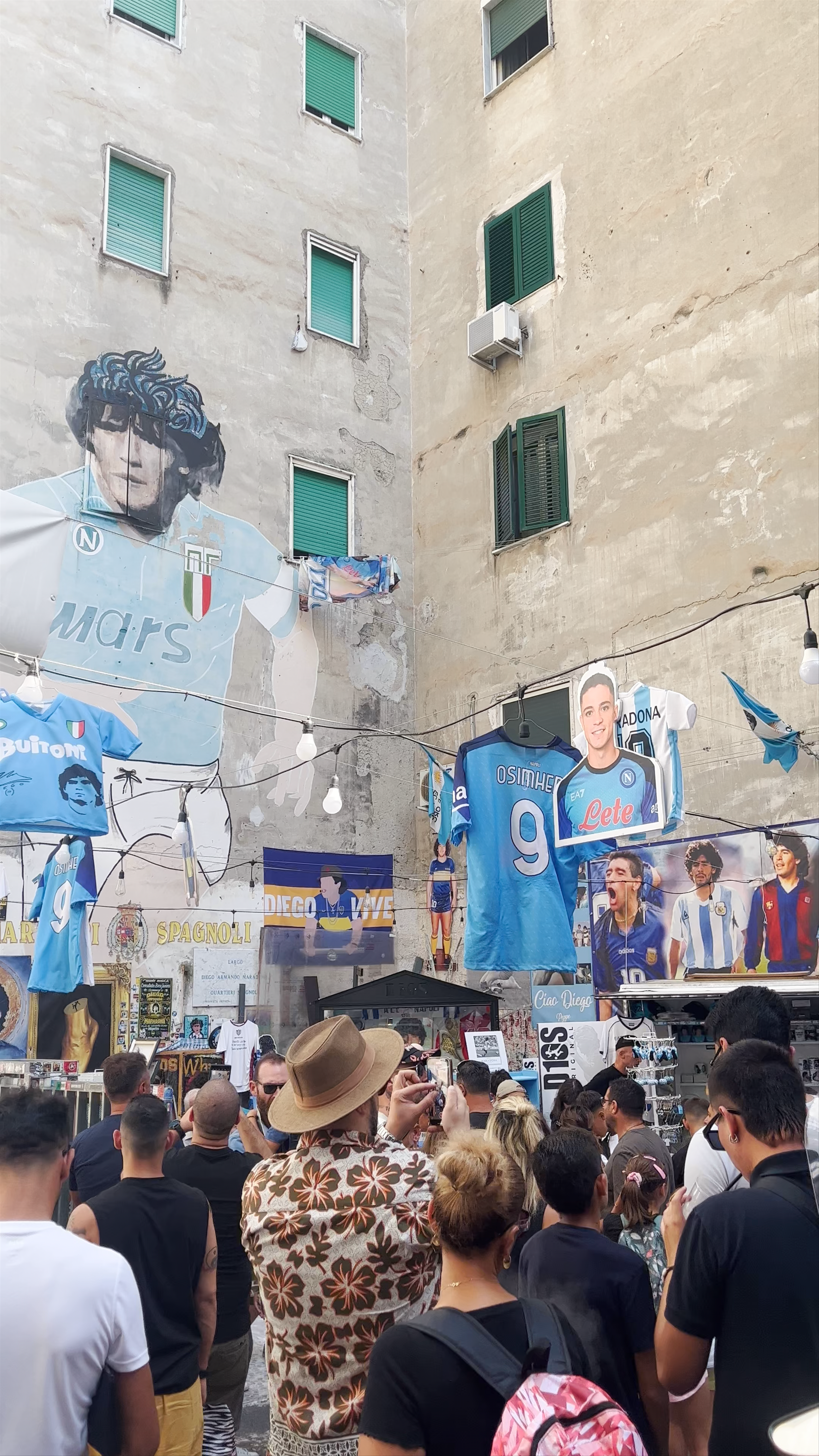Quartieri Spagnoli: Vibrant Street Culture and Diego Maradona Tribute in Naples
