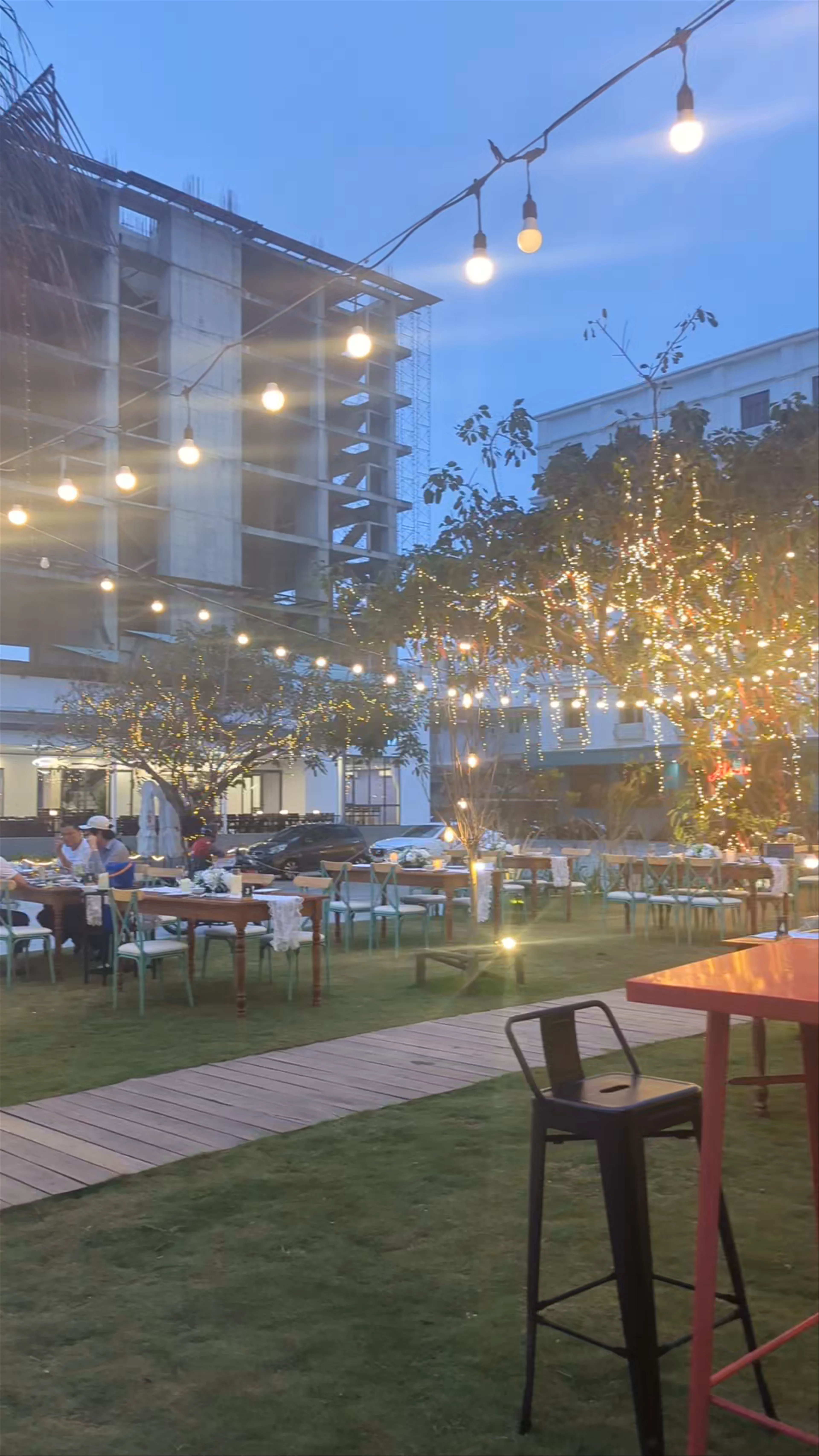 A La Mer Restaurant