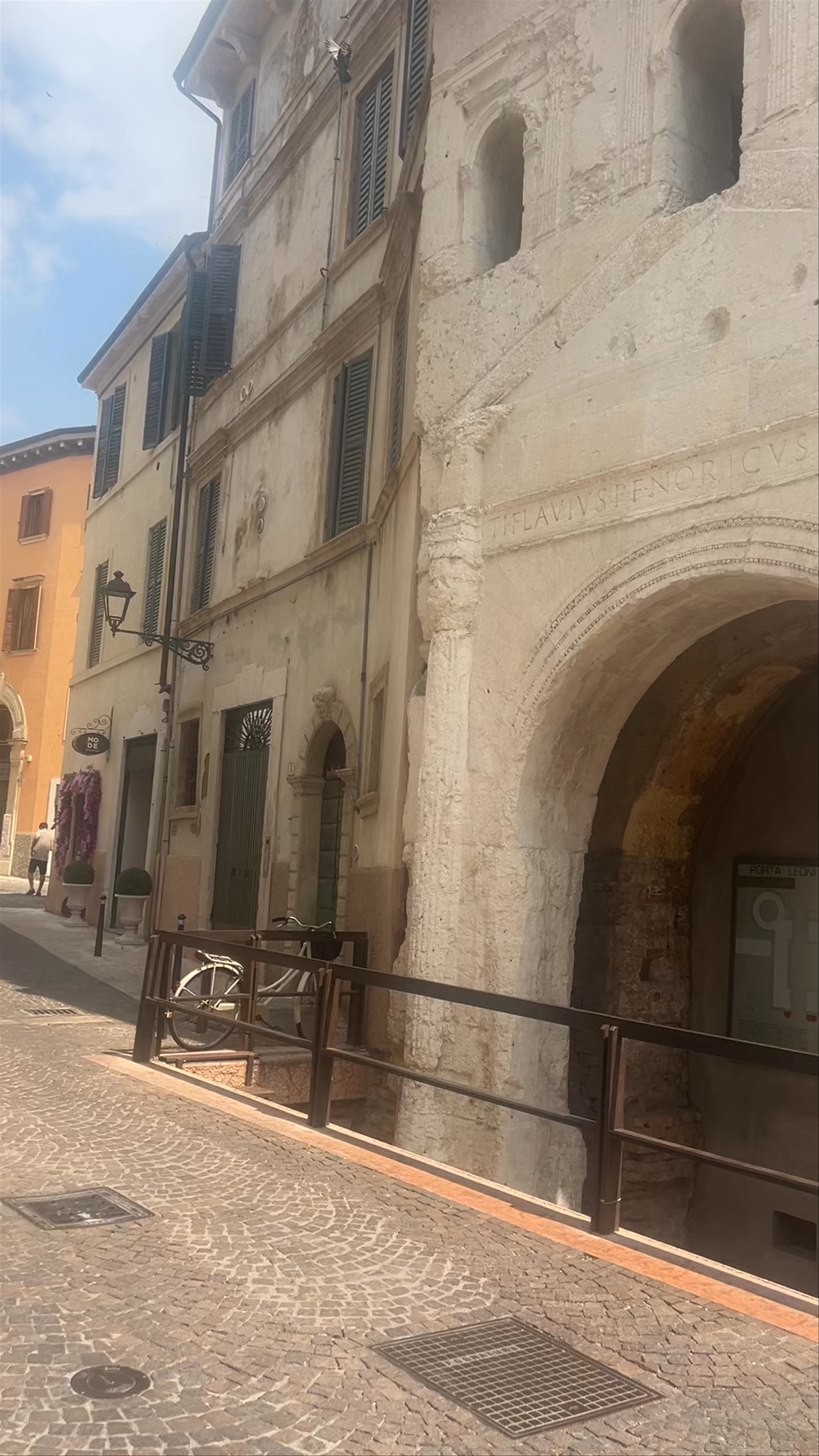 Porta Leoni: Ancient Roman Gateway in Verona