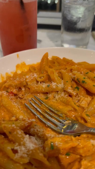 Quattro Pazzi Cafe - Penne Vodka with chicken - Italian Near Me - Fairfield, Connecticut