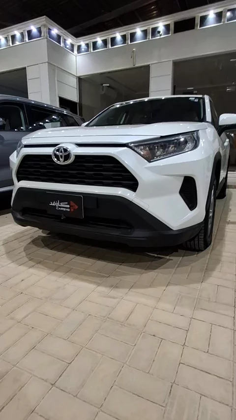 تويوتا راف فور LE 2022