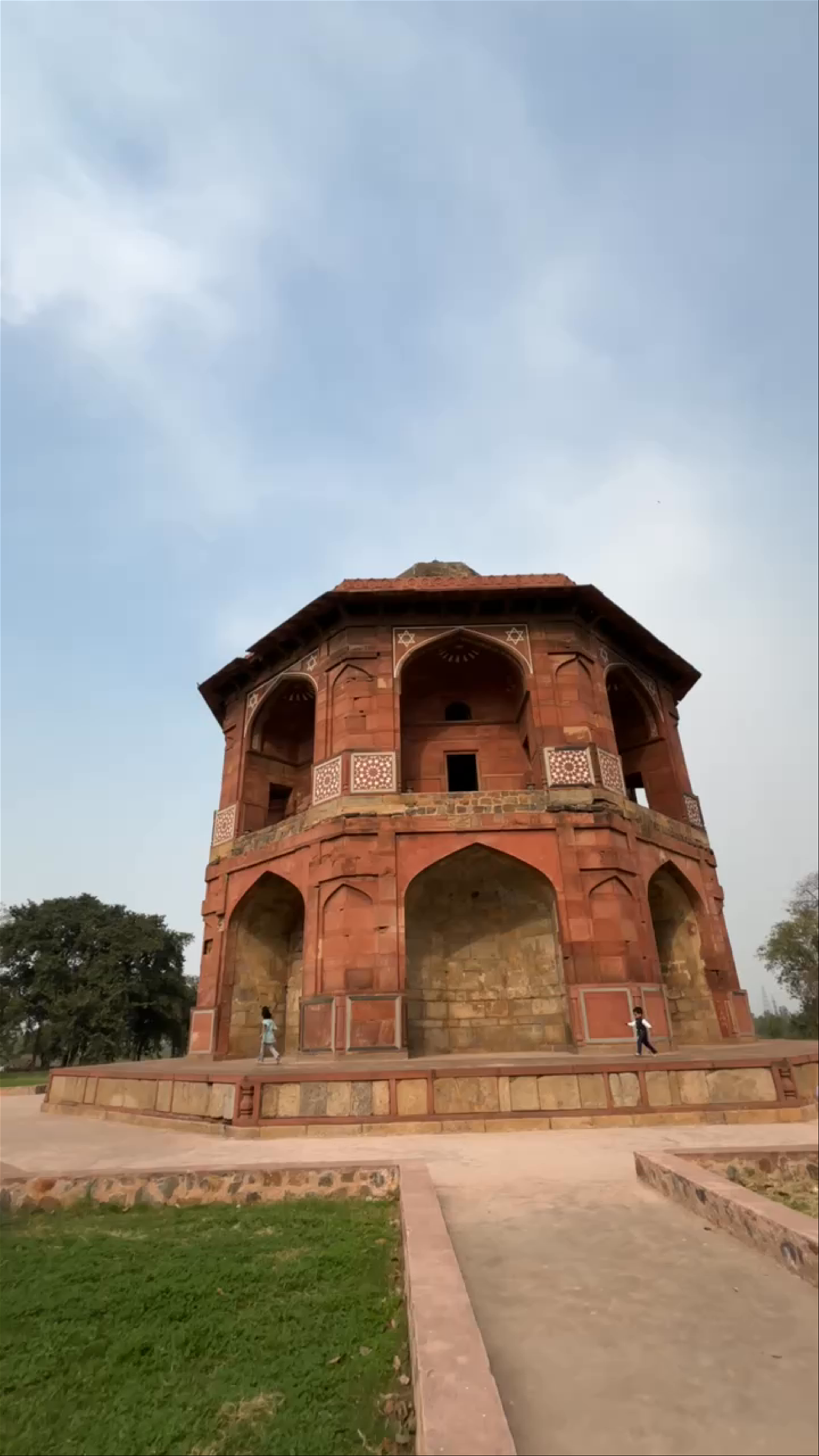 Exploring Sher Mandal: Ancient Mughal Architecture in New Delhi