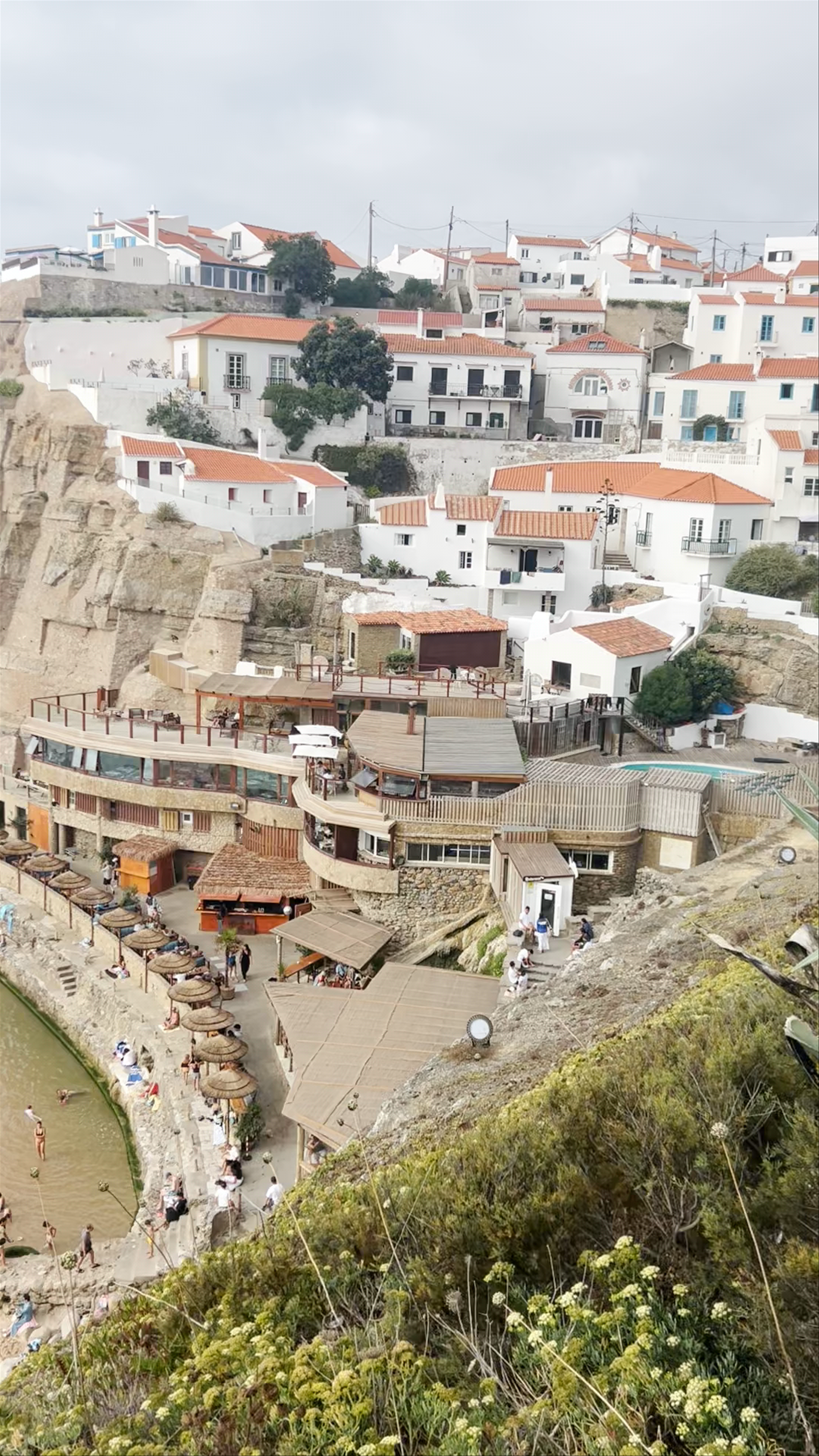 Praia das Azenhas do Mar: A Cliffside Beach Oasis near Lisbon