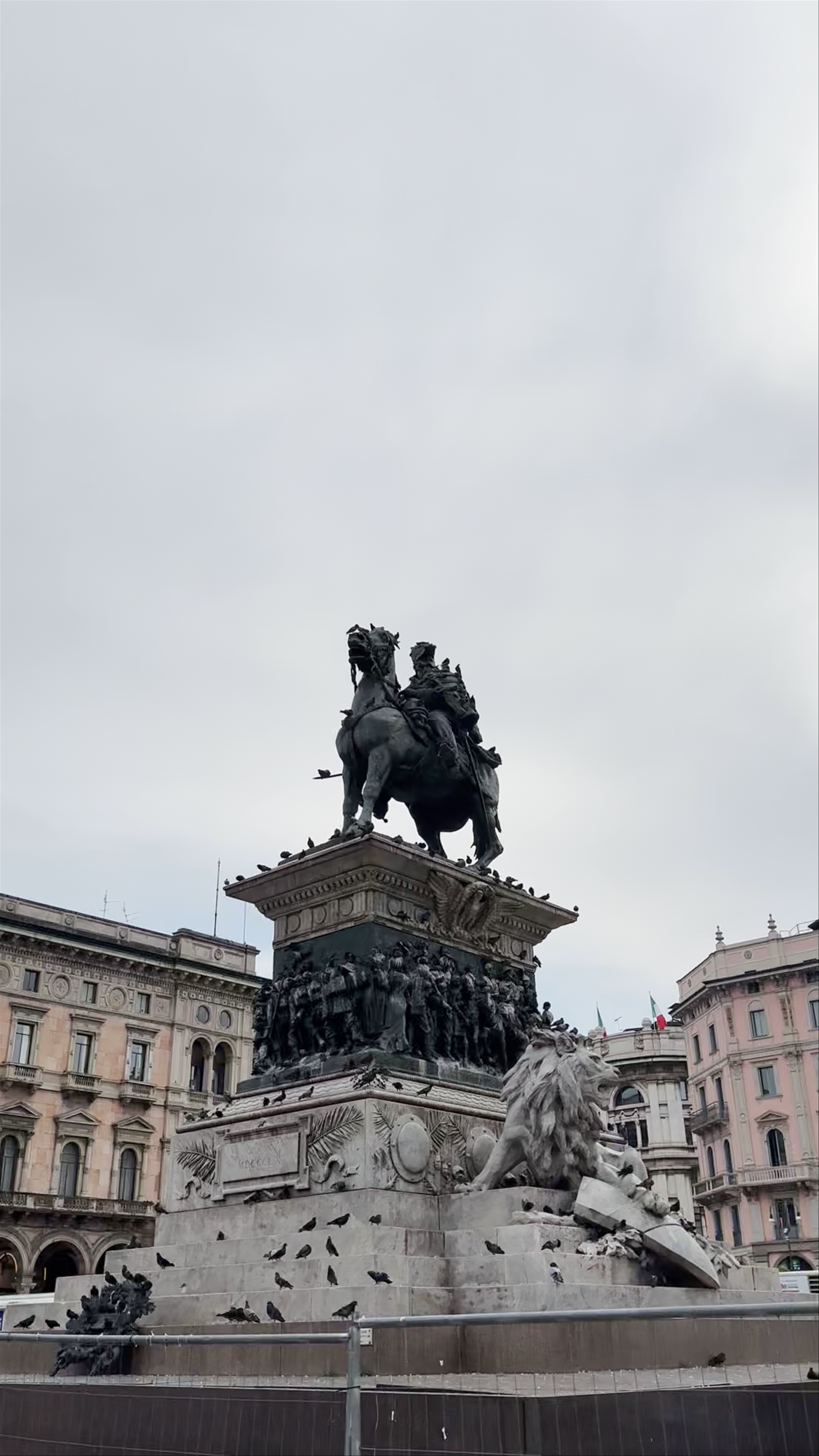 Statua di Vittorio Emanuele II at Piazza del Duomo, Milan