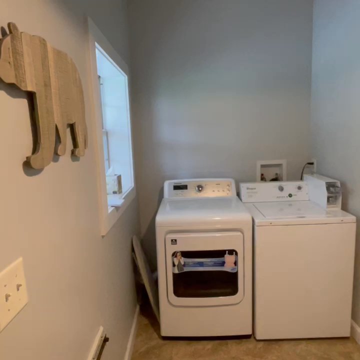 The Pineola - Awesome bath house with all the amenities - Hotels Near Me - Newland, North Carolina