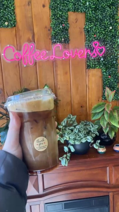 Vida Coffee Shop - Maple spice flavored iced shaken espresso - Coffee & Tea Near Me - Franklin Square, New York