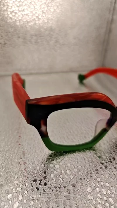 Geometric Red–Green Eyewear  51□18–150 – Acetate CE