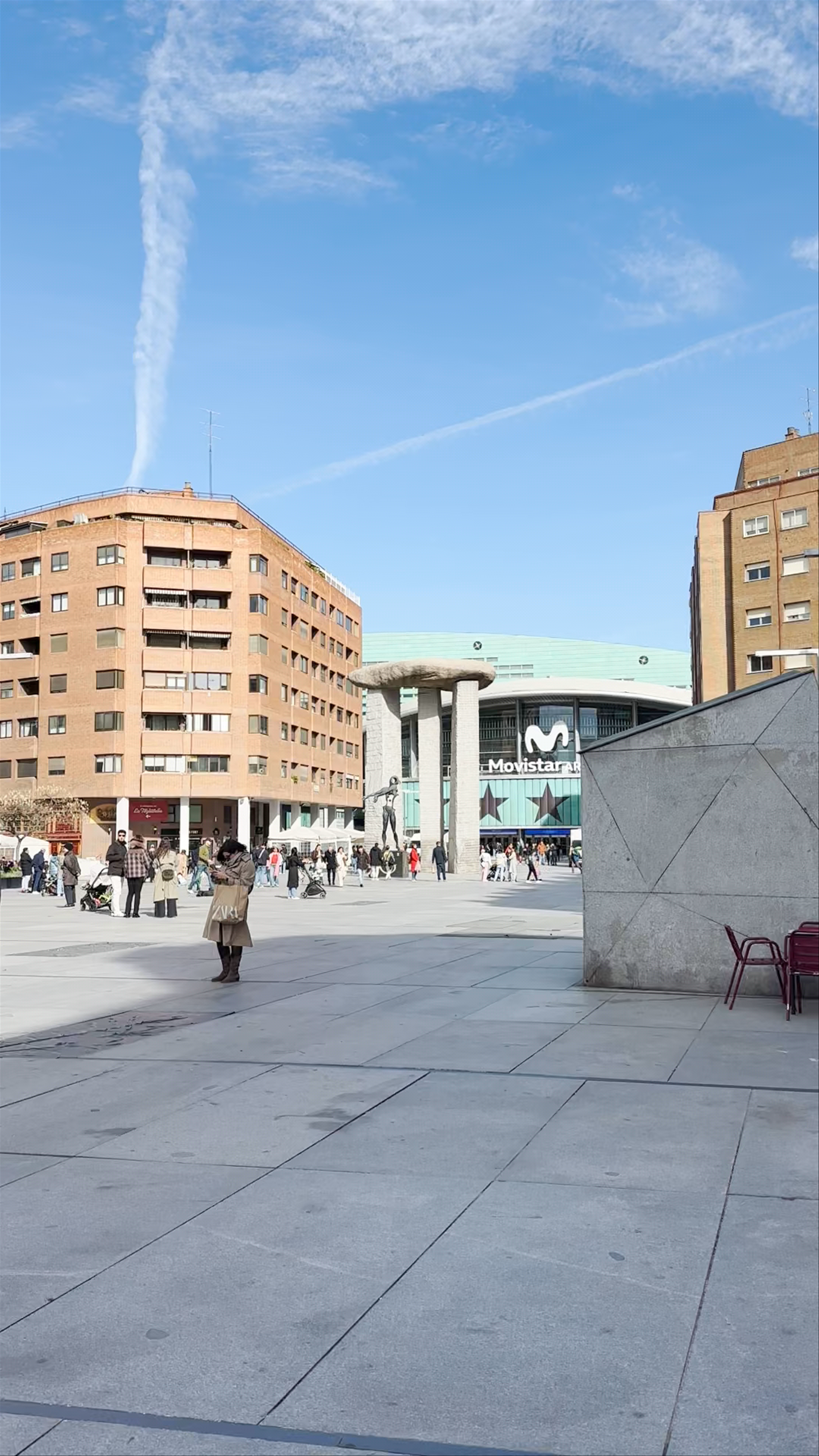 Newton y Dolmen de Dalí