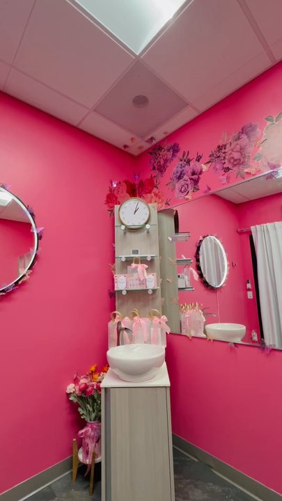 Lashes Nearby - Beautifully decorated with relaxing music - Eyelash Service Near Me - Campbell, California