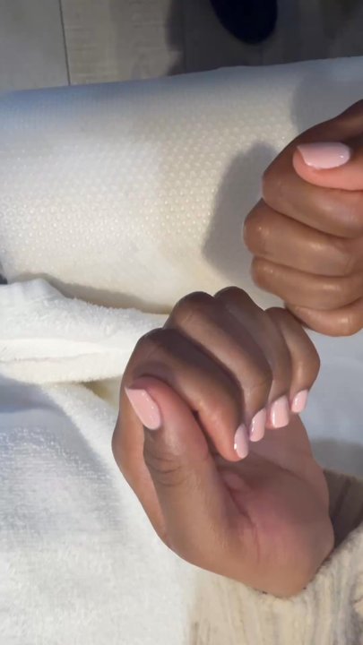 Vibe Nail Bar - Nail Salons Near Me - Burbank, California