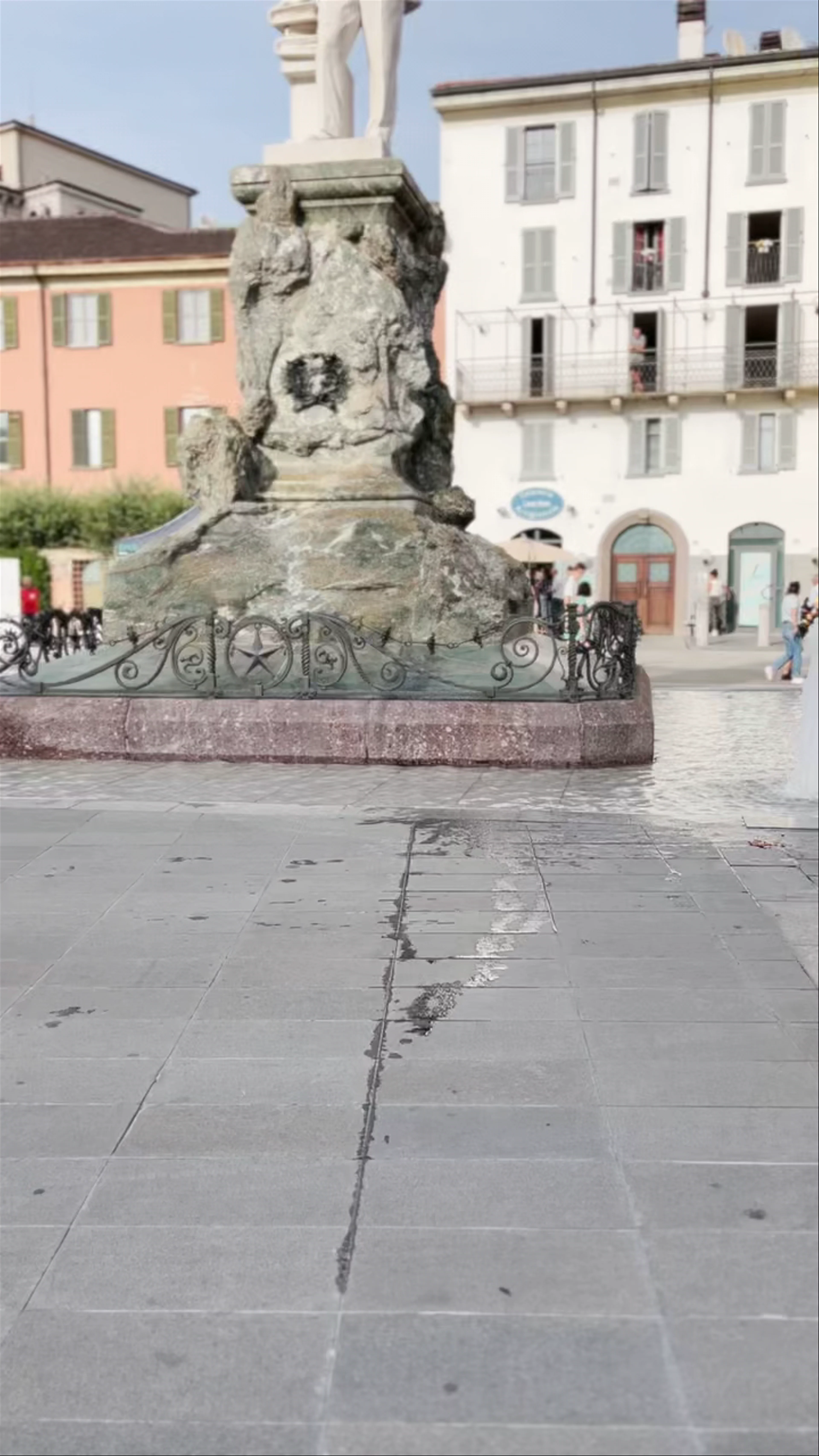 Palazzo delle Paure, Piazza XX Settembre
