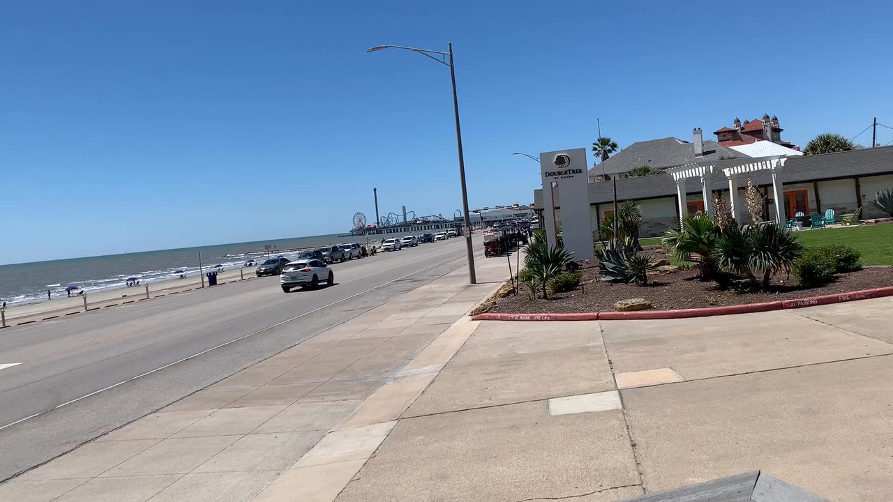 Longboard Pool Bar - Chicken Wings Near Me - Galveston, Texas