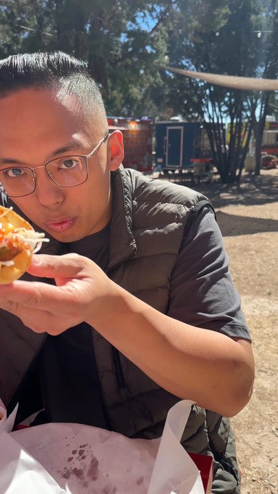 CJ's Tacos - Trying a taco - Food Trucks Near Me - Austin, Texas