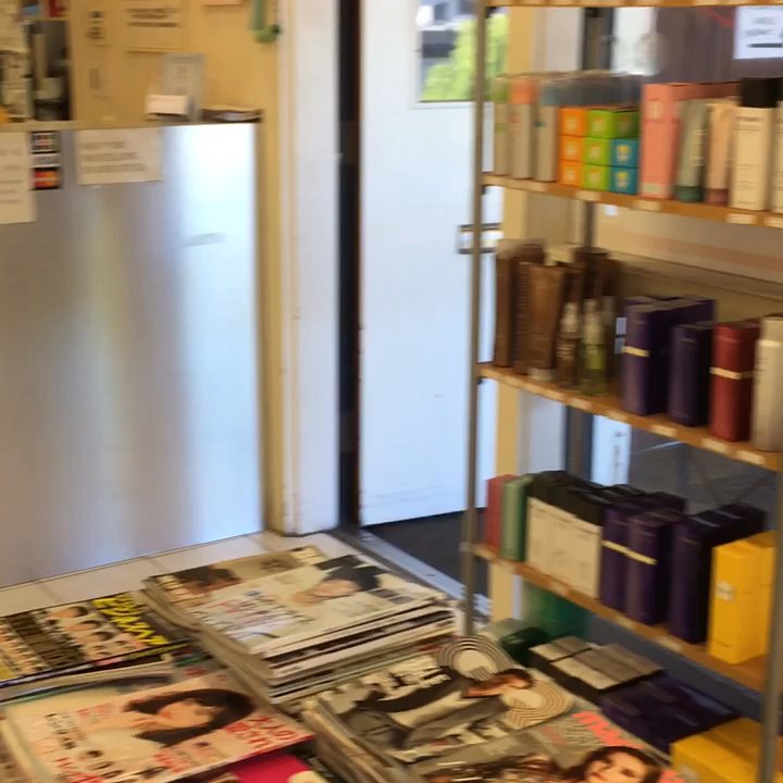 Arty - The environment from inside of the salon. Clean and nice and comfy with so many hair style magazines you can look at - Hair Salons Near Me - San Francisco, California
