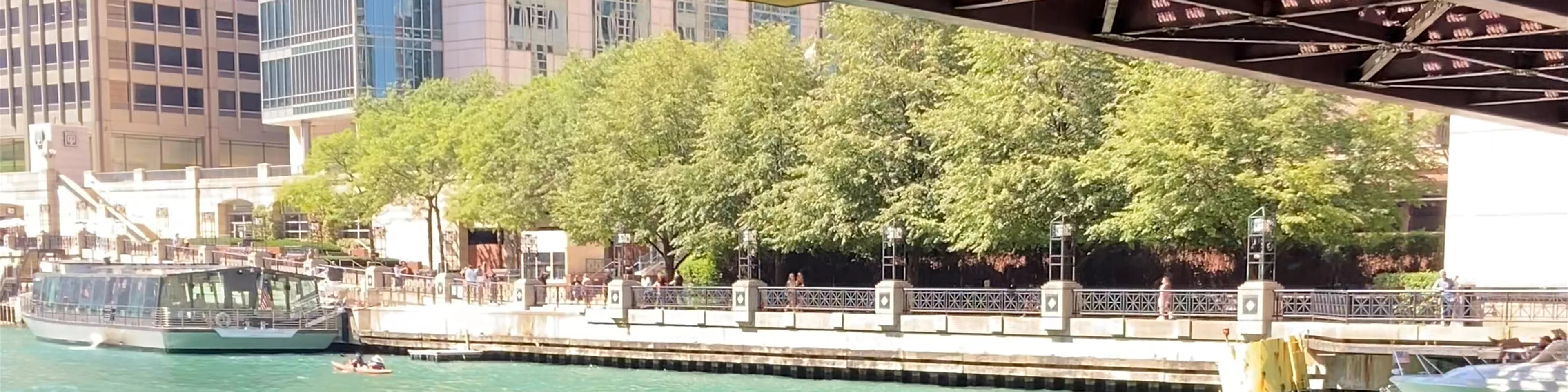 Urban Kayaks on the Chicago River