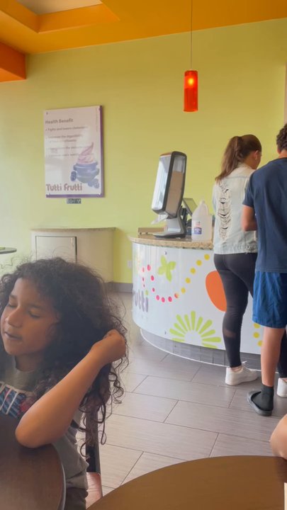 Tutti Frutti - Interior, busy but fast service! - Ice Cream & Frozen Yogurt Near Me - Pasadena, Texas