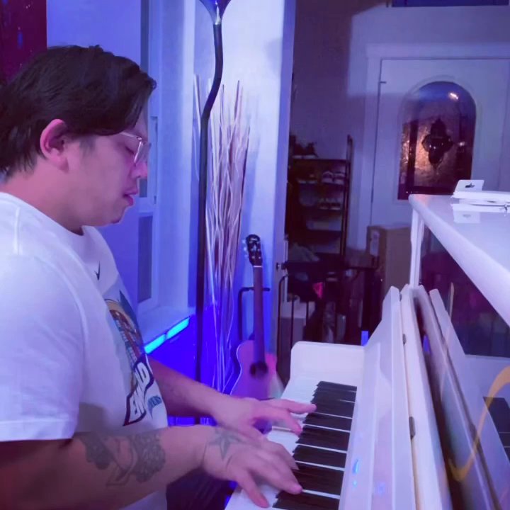 JAM House Music - Voice teacher Michael Amor singing some RnB! - Vocal Coach Near Me