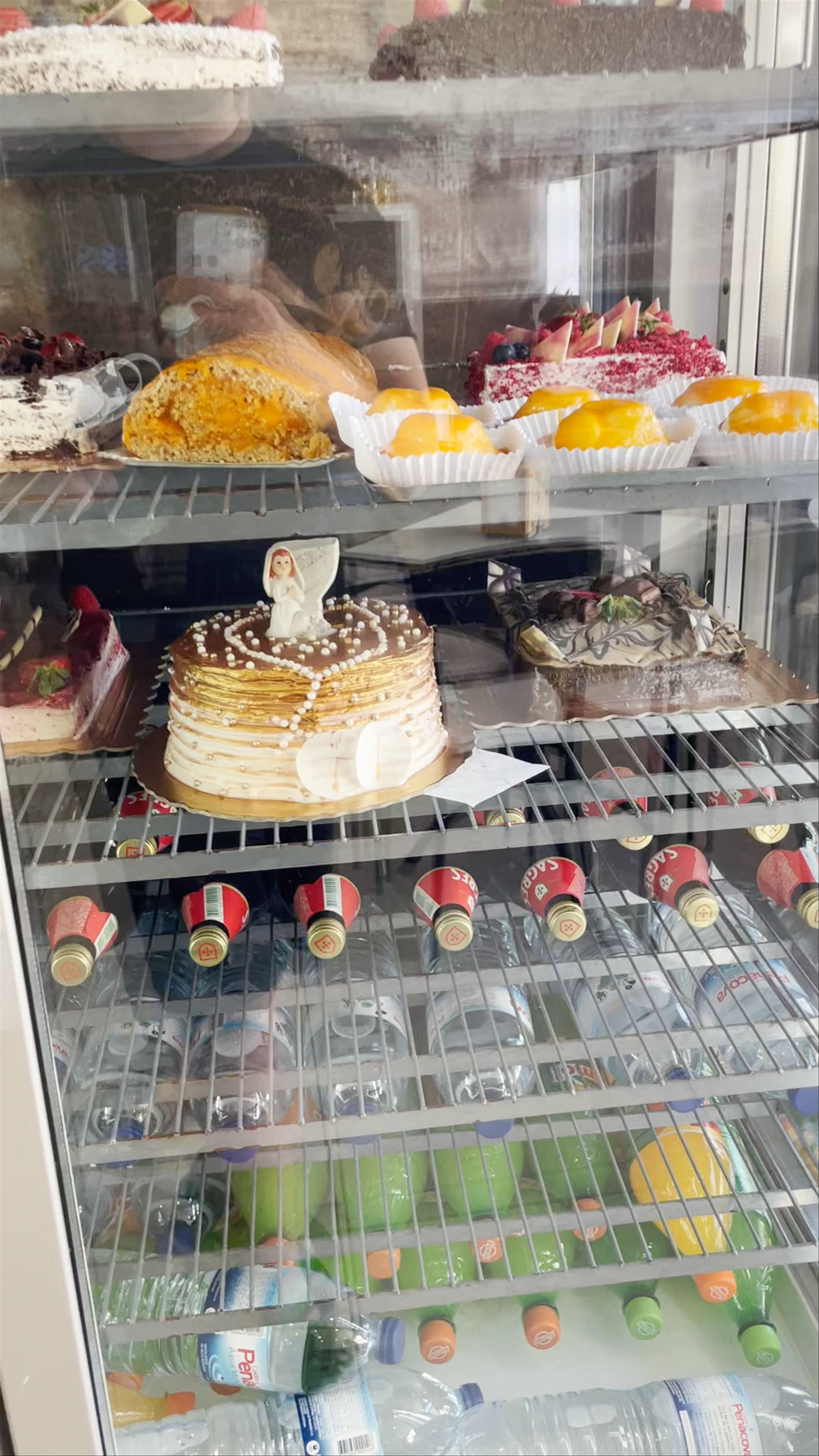 Pastelaria Universidade: Cozy Portuguese Bakery Experience in Coimbra