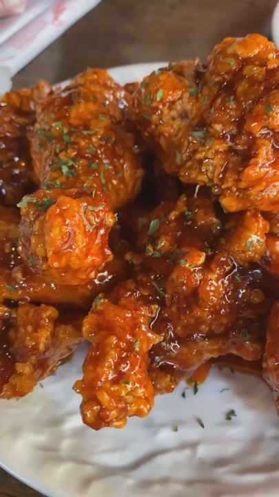 Choong Man Chicken - Garlic soy and spicy garlic - Korean Near Me - Duluth, Georgia