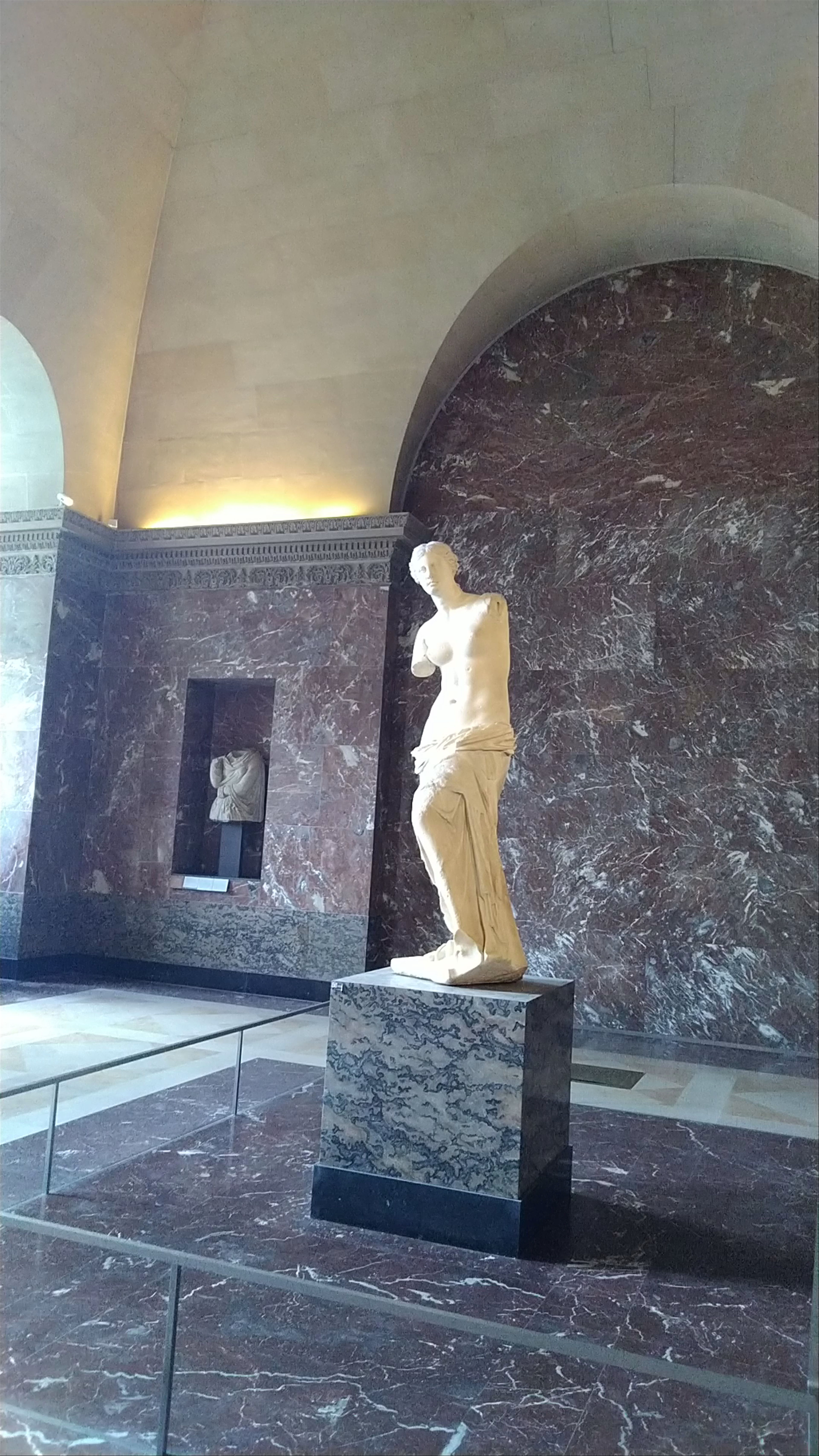 Greek statues gallery - Louvre Museum